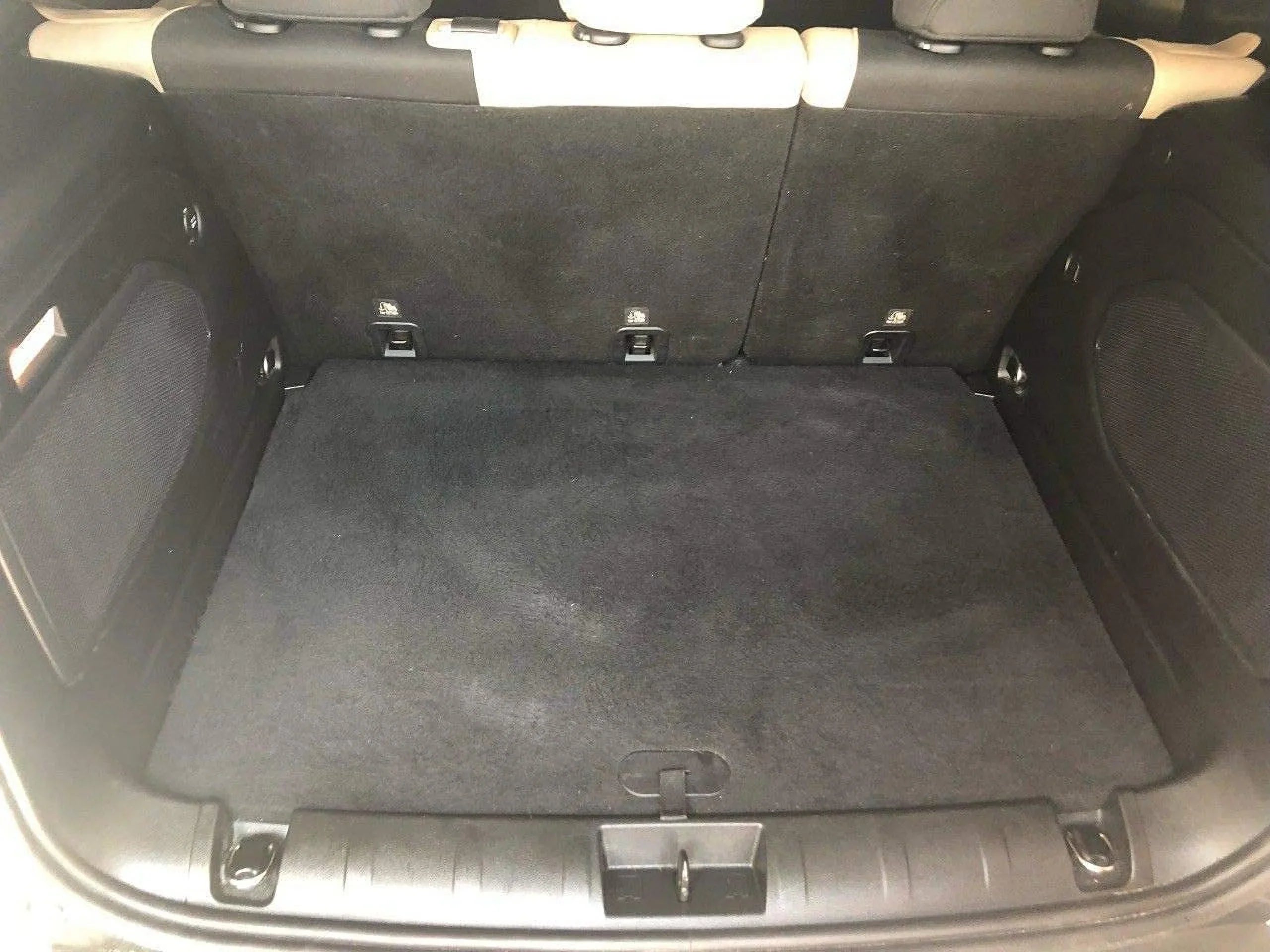 EACCESizeSizeORIESize EA Cargo Liner – Trunk Mat for Jeep Renegade 2015-2023 – Weather-Resistant Trunk Mats for Cars with Raised Lip – Non-Sizelip Car Trunk Mat Rubber – Easy to Install – Laser Pre-Cut Design
