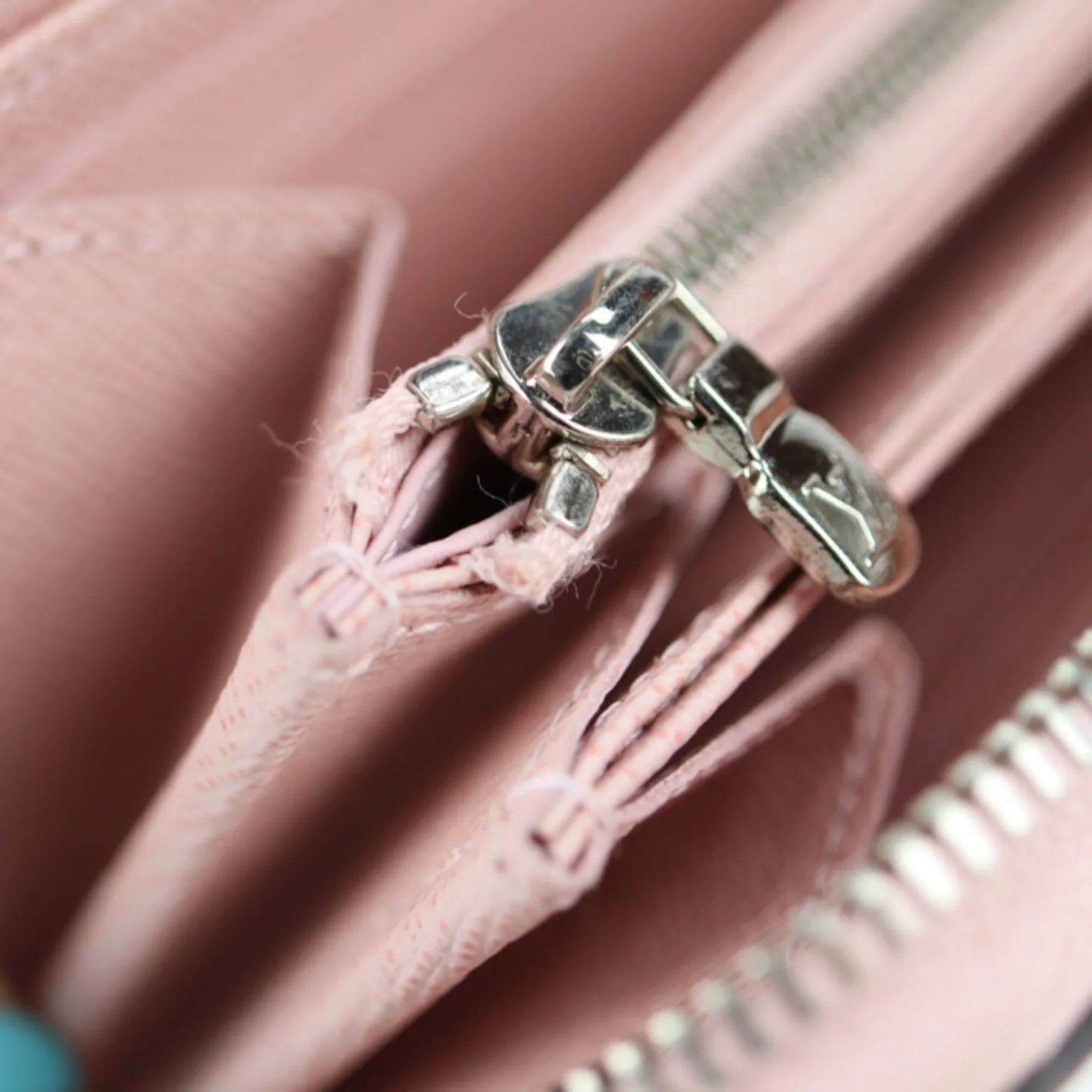 Pre-Owned LOUISize VUITTON Louis Vuitton Zippy Wallet Long M61863 Epi Leather Rose Ballerine Round Zipper Zip Around (Good)