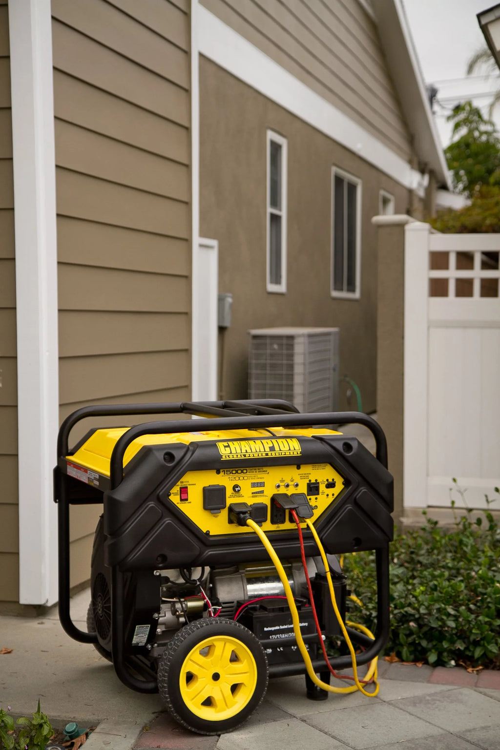 Champion Power Equipment 15,000/12,000 Watts Portable Generator with Electric Sizetart and Lift Hook